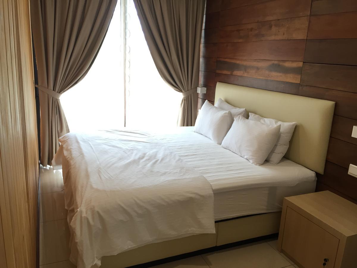 Kluang Container Swimming Pool Hotel Ngoại thất bức ảnh