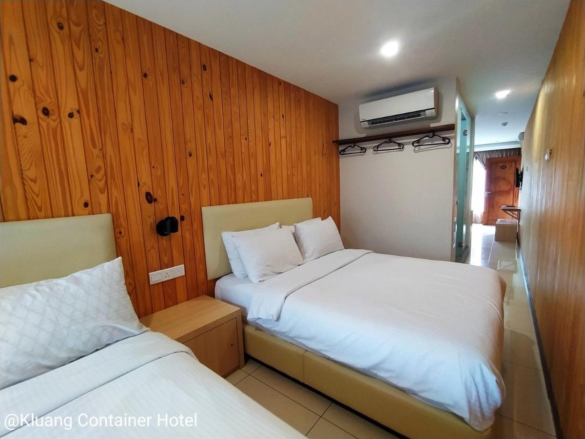 Kluang Container Swimming Pool Hotel Ngoại thất bức ảnh