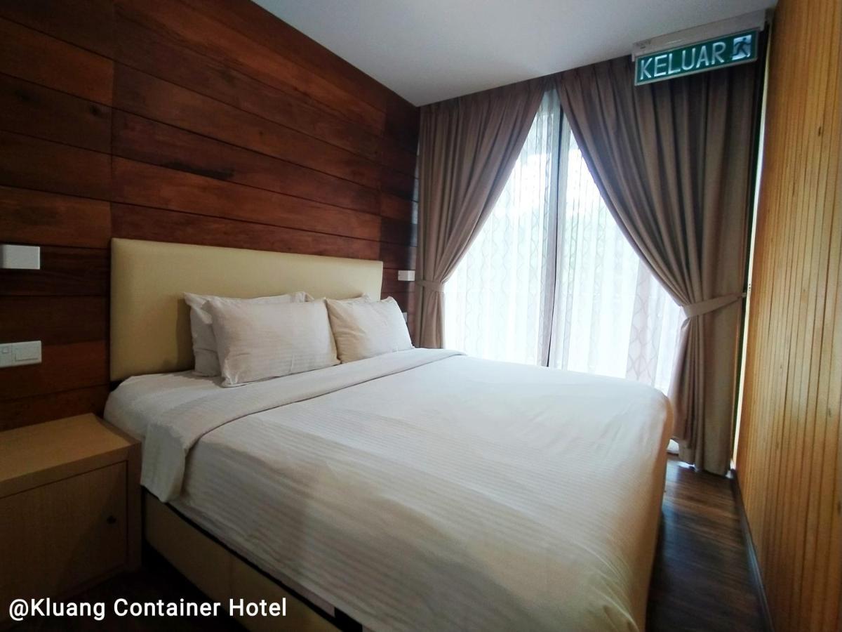 Kluang Container Swimming Pool Hotel Ngoại thất bức ảnh