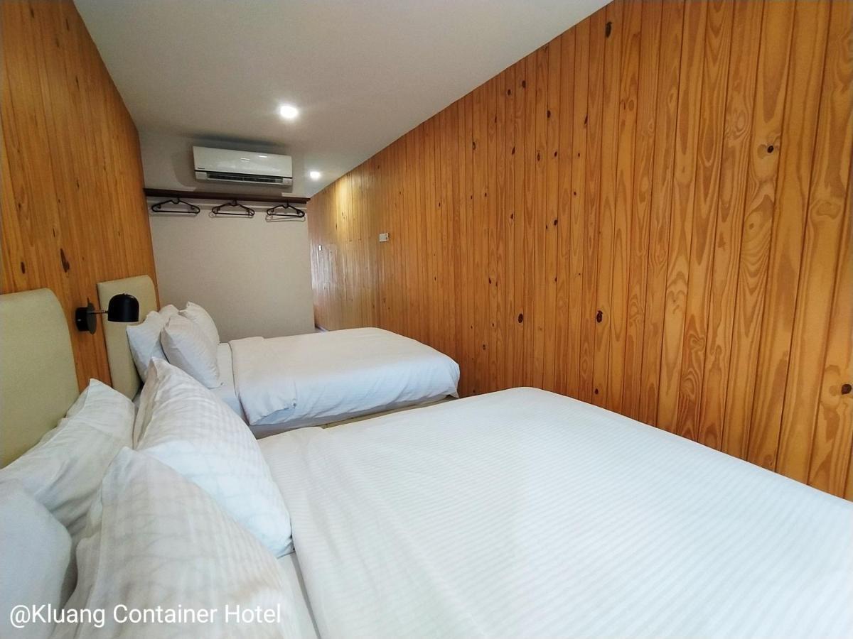 Kluang Container Swimming Pool Hotel Ngoại thất bức ảnh
